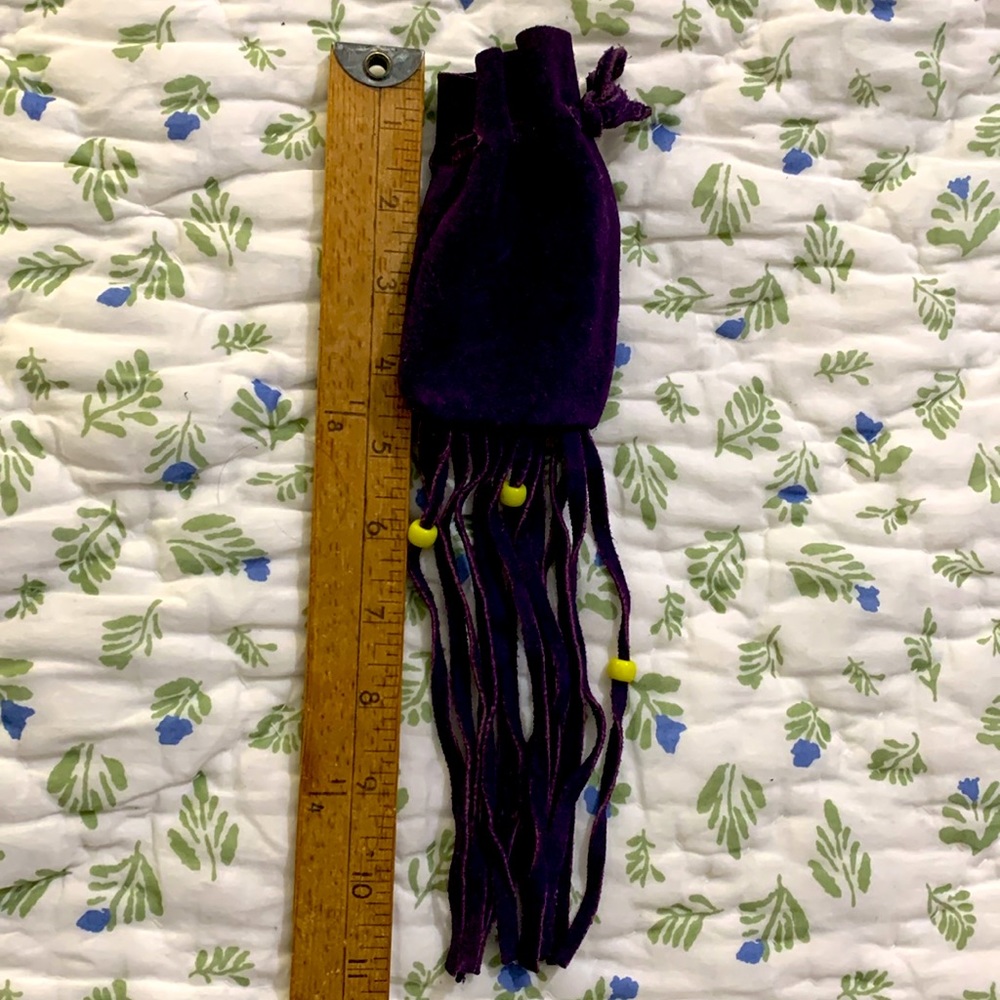 Vintage 60’s purple suede beaded fringed drawstring pouch - Picture 9 of 10